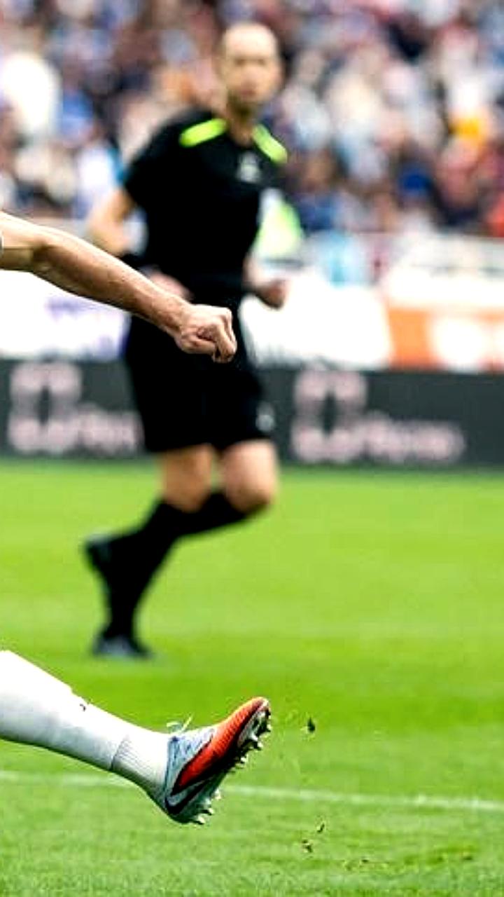 Футбольные клубы Краснодар и Локомотив одержали уверенные победы в 17-м туре чемпионата России