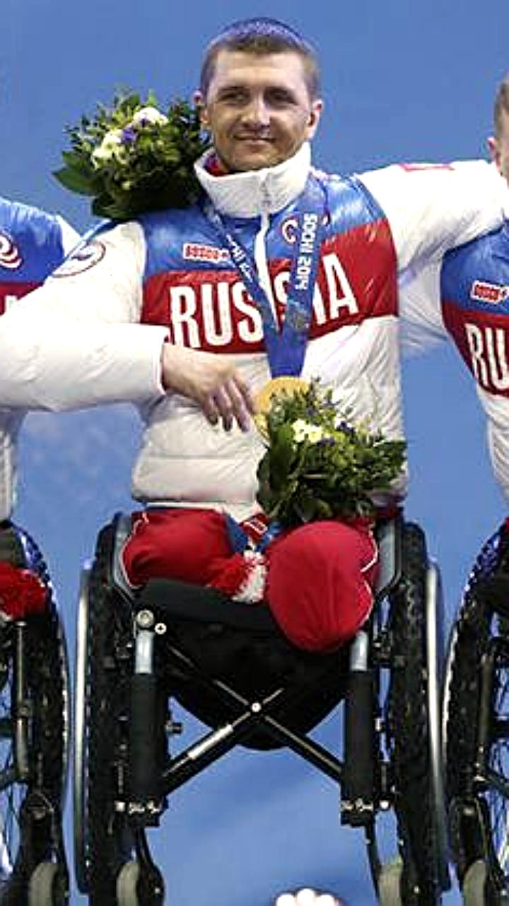 Российские паралимпийцы получили право выступать с флагом и гимном на соревнованиях FIS