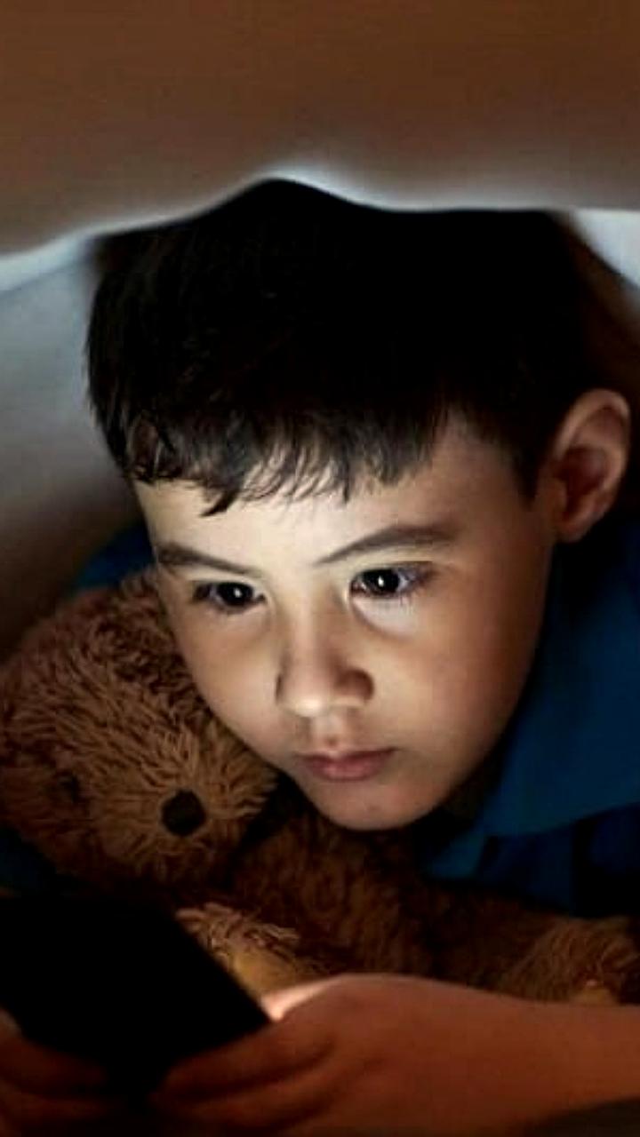 Исследование: Ранний доступ к гаджетам у детей повышает риск депрессии и ожирения