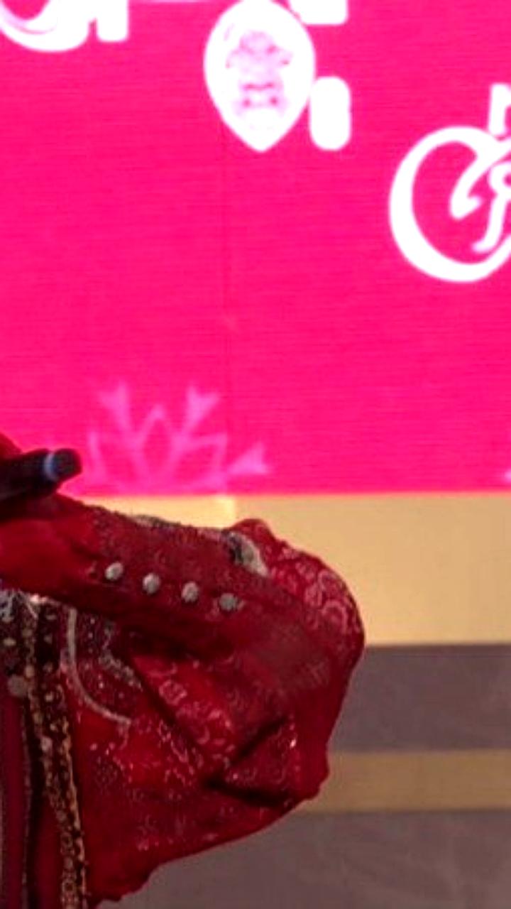 Путин наградил Тину Канделаки и Надежду Бабкину орденами