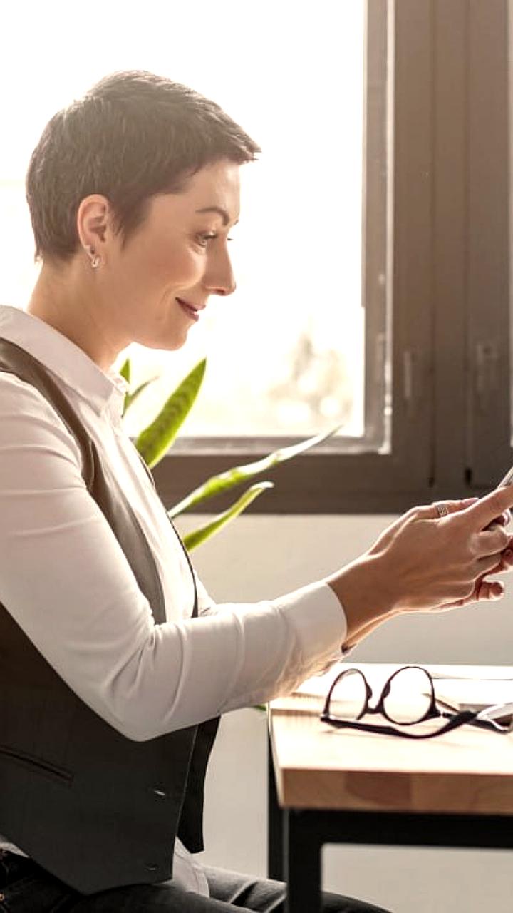 Рост активности женщин на рынке труда: резюме соискательниц 45-64 лет увеличилось на 80%