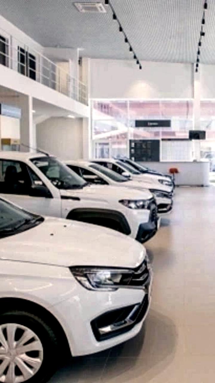 Продажи автомобилей Lada в России снизились на 25% в 2025 году