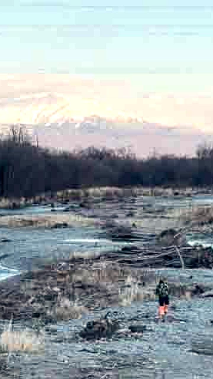 Продолжается расчистка и берегоукрепление реки Авача для предотвращения паводков