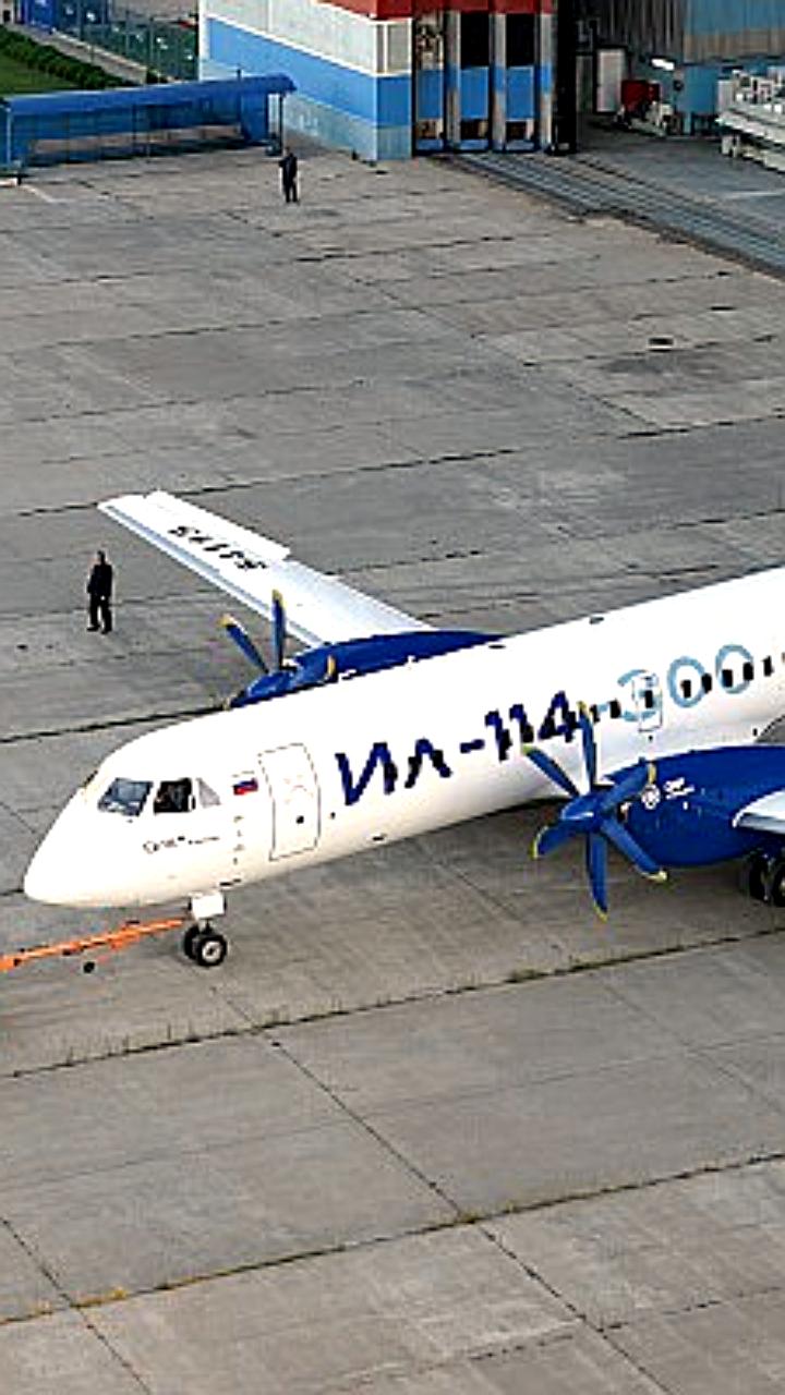 Завершение монтажа интерьера самолета ИЛ 114 300 на Луховицком заводе