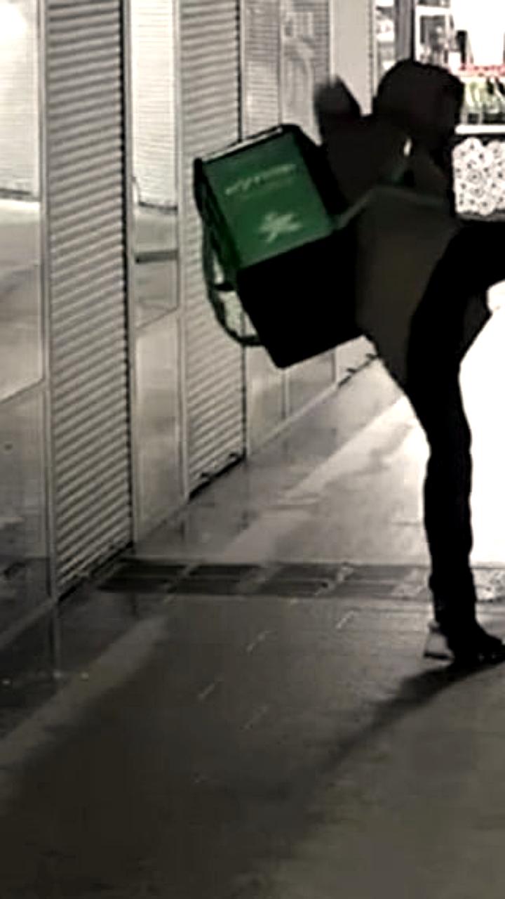 В Новосибирске возбуждено уголовное дело против курьера, напавшего на пенсионерку