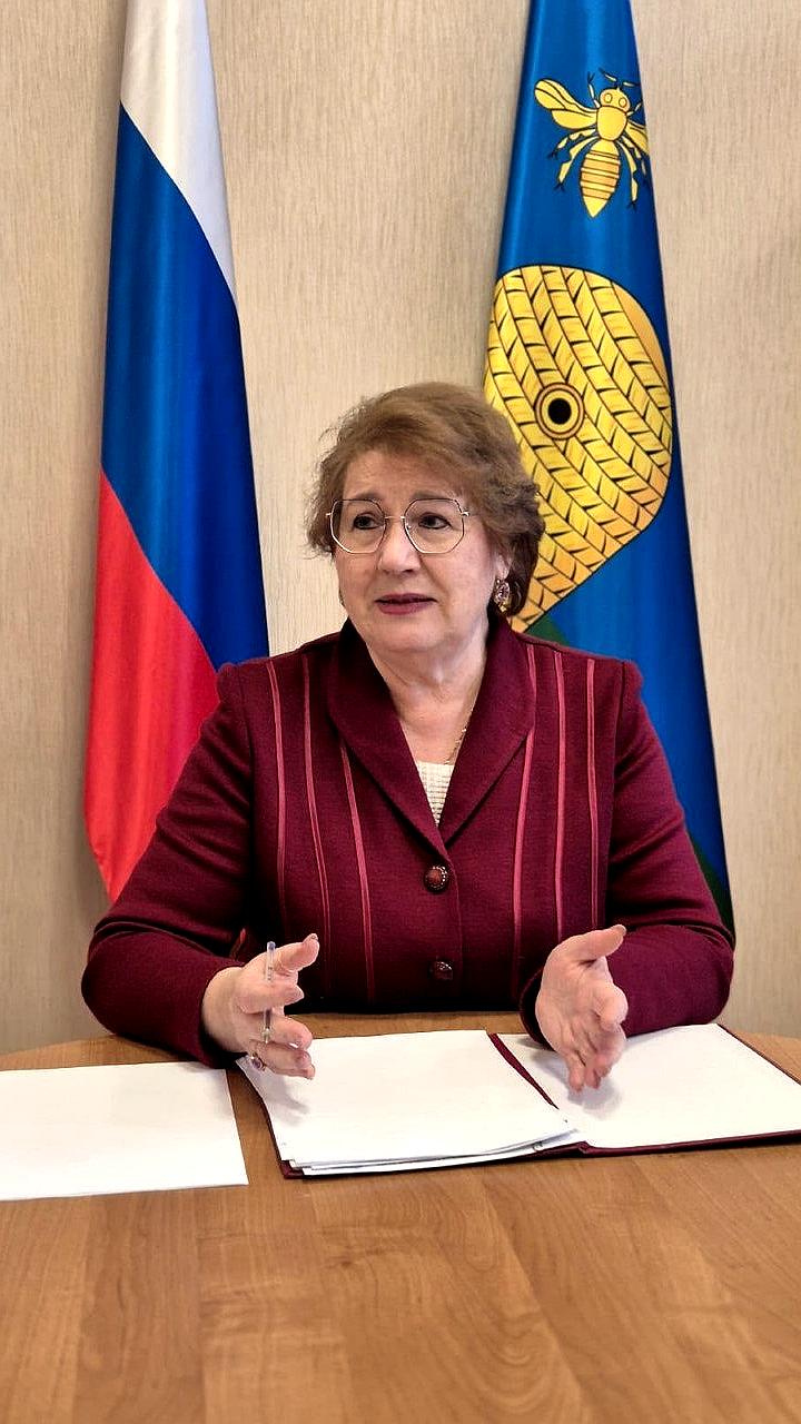 Круглый стол в Госдуме: Обсуждение защиты детей в цифровой среде и регулирование ИИ