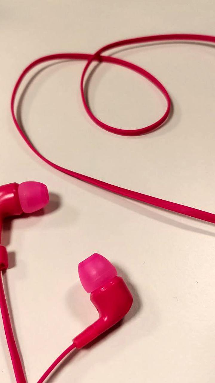 Россияне рекордно увеличили покупки наушников в ноябре 2024 года