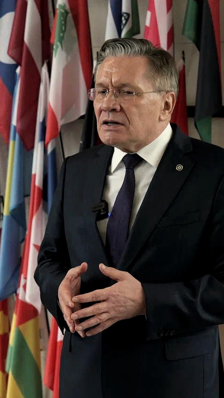 Алексей Лихачев представляет достижения Росатома в области ИИ на симпозиуме МАГАТЭ в Вене