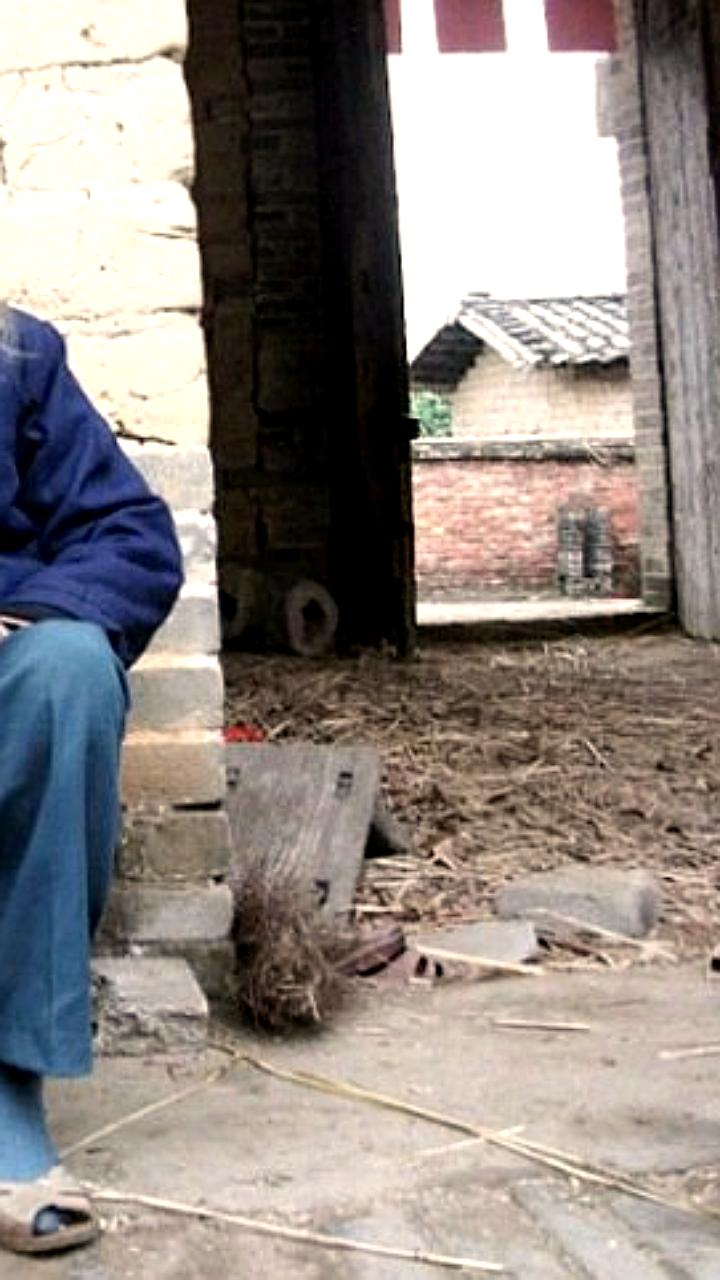 95-летняя женщина вернулась к жизни через 6 дней после 'смерти' в Гуанси