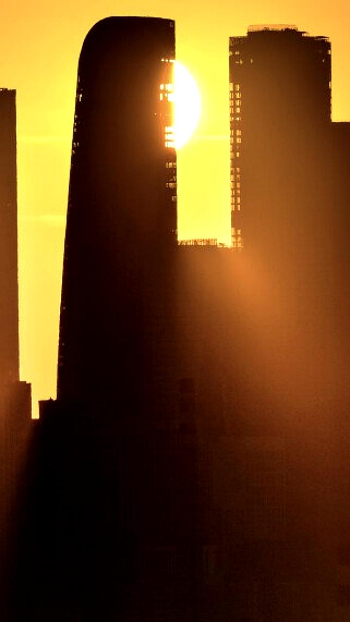 На Солнце появятся гигантские пятна в виде Деда Мороза