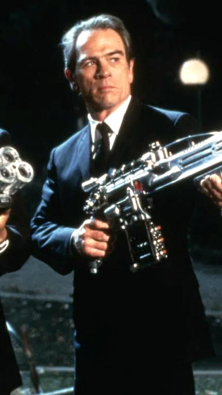 Sony Pictures анонсировала новый фильм 'Люди в черном' с Крисом Бремнером