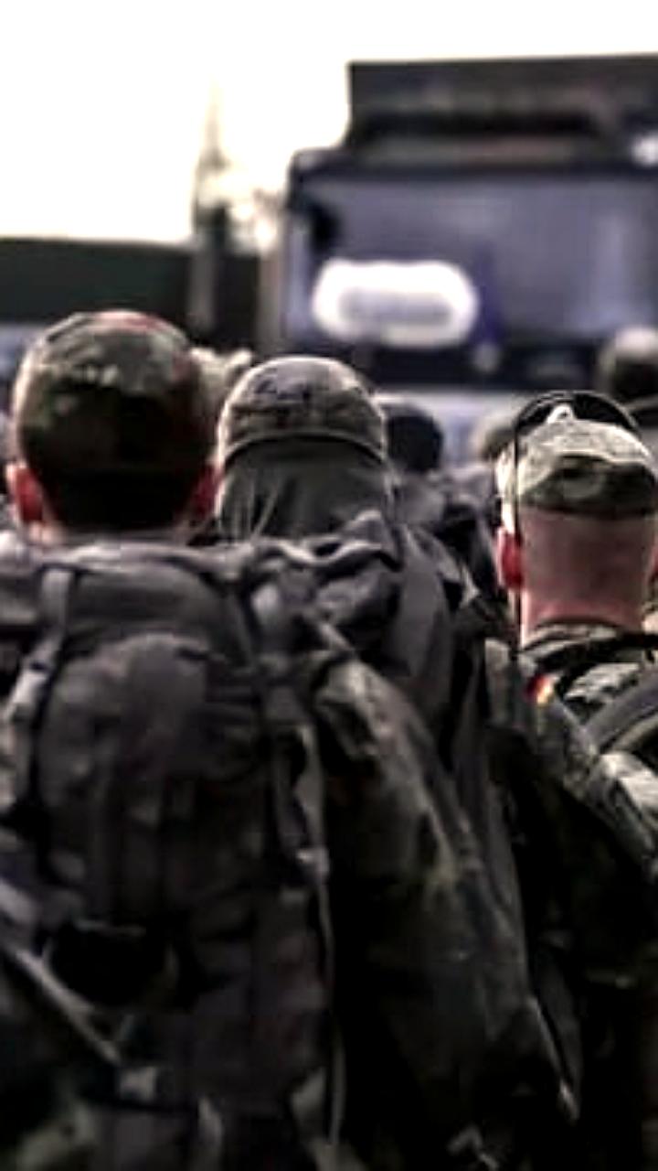 Школьники Германии протестуют против законопроекта о военной службе