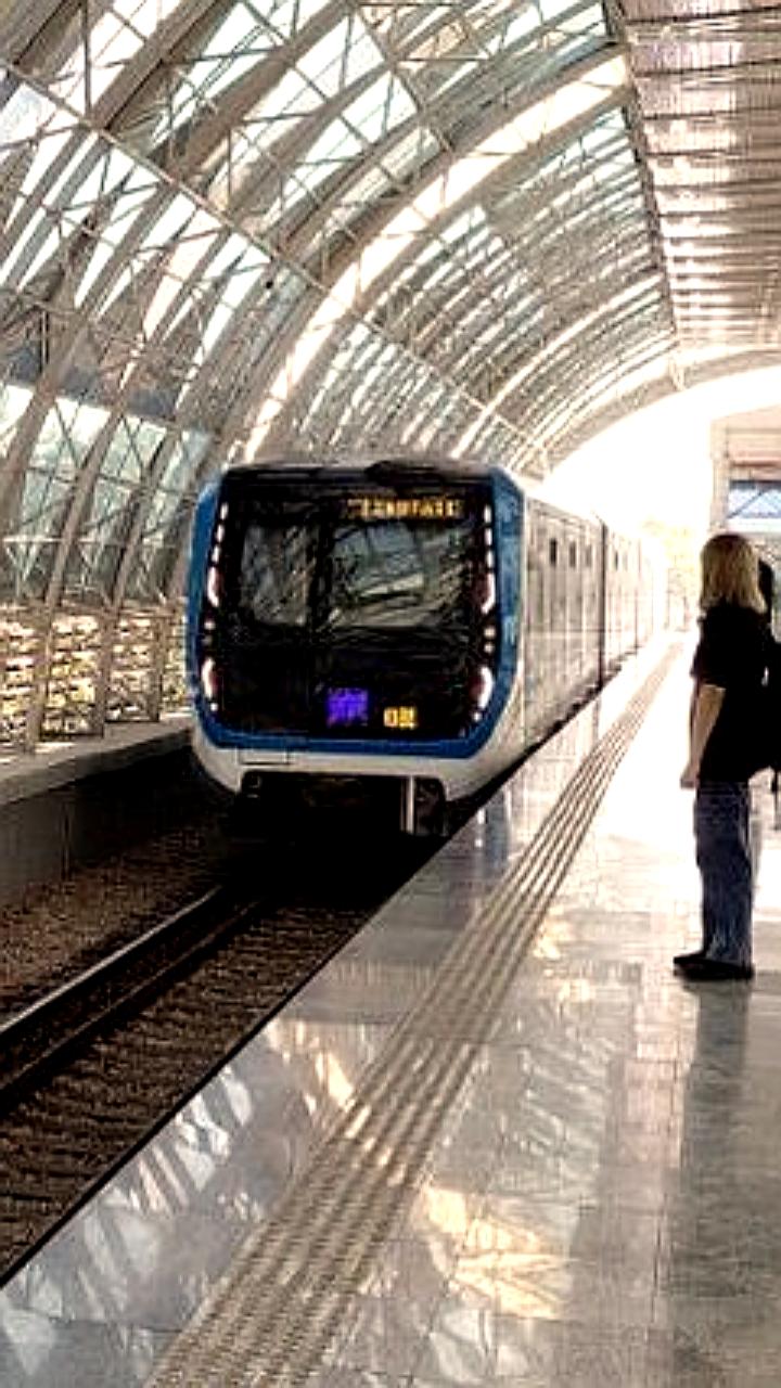 Технические неполадки в поезде Ташкентского метрополитена временно приостановили движение