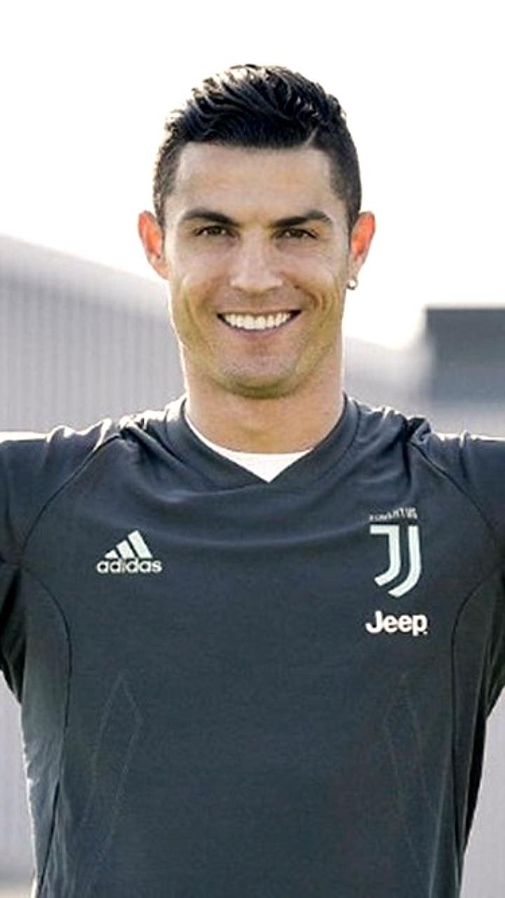 Криштиану Роналду инвестирует в Perplexity и запускает интерактивное пространство для фанатов