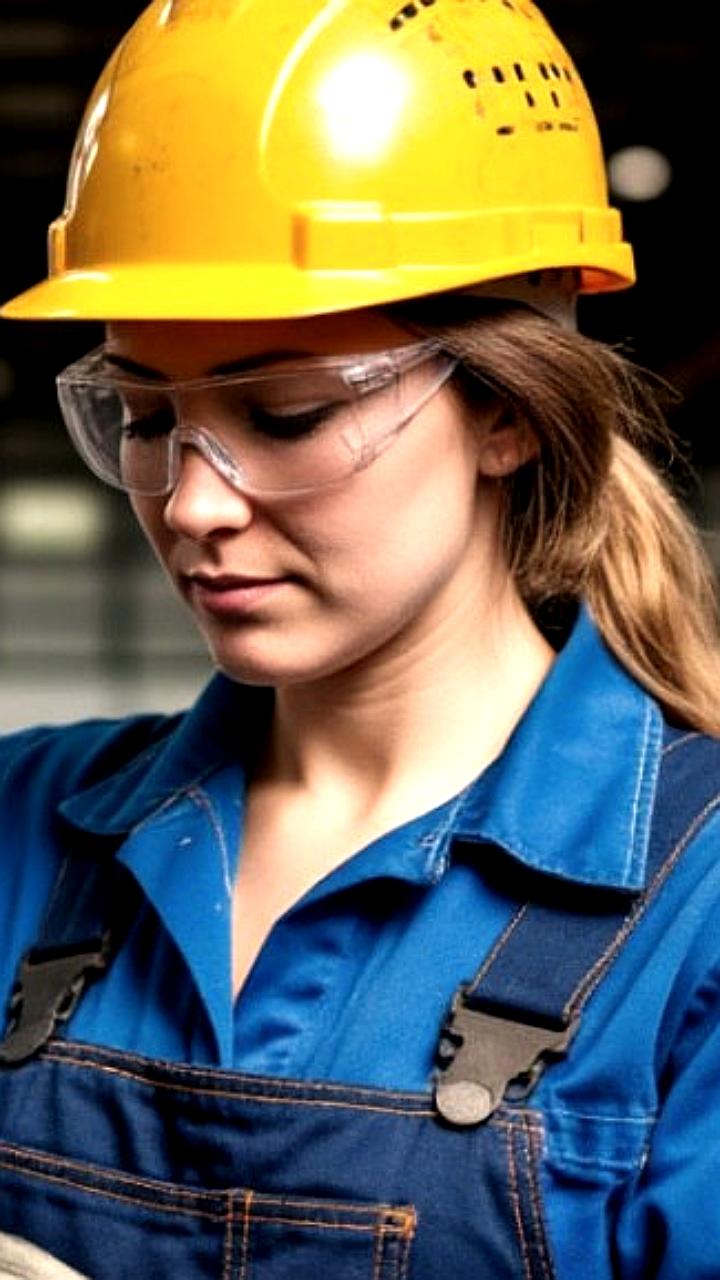 Россия планирует сократить список запрещенных для женщин профессий к 2027 году