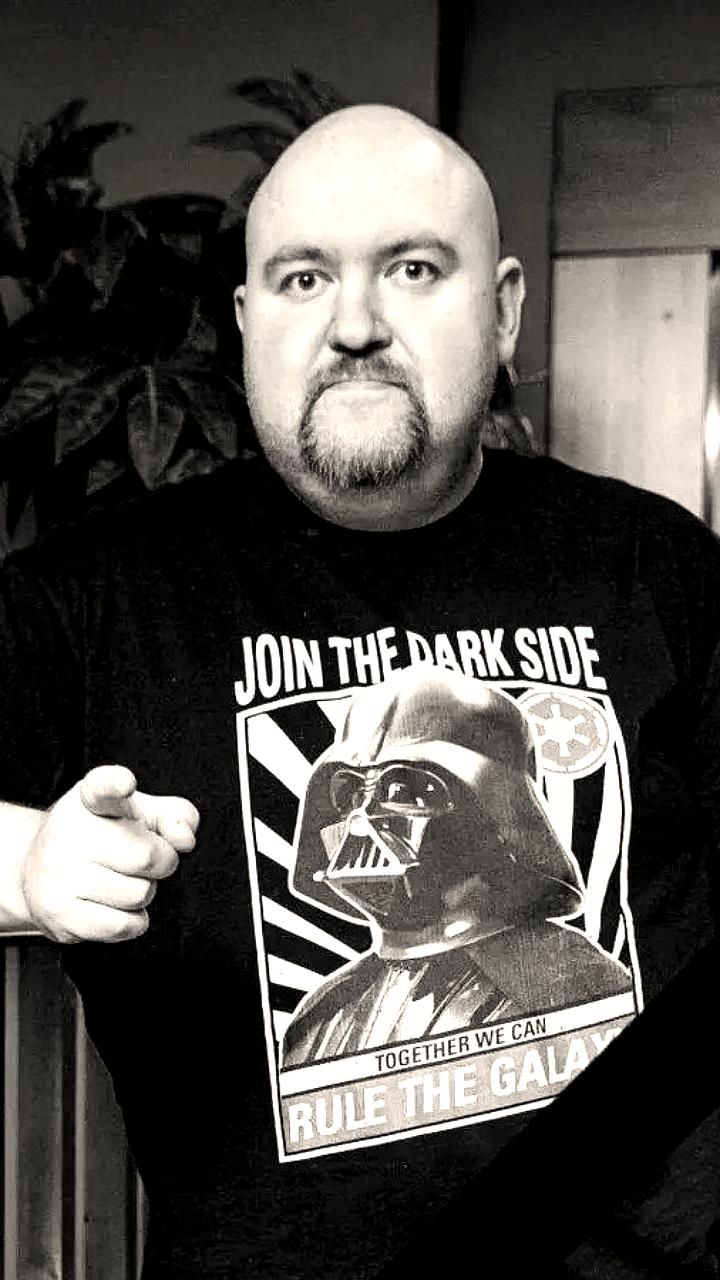 Умер Дмитрий Красильников, ведущий 'Что? Где? Когда?' и актер 'Реальных пацанов'