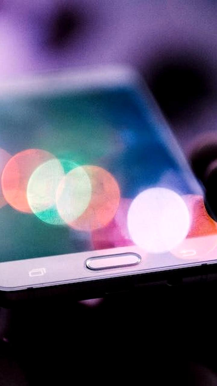 Производители смартфонов рассматривают возвращение слота microSD из-за роста цен на DRAM