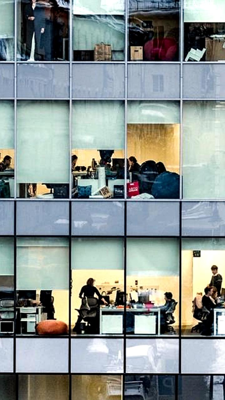 Минэкономразвития и Минтруд предлагают увеличить лимиты сверхурочной работы для повышения доходов россиян