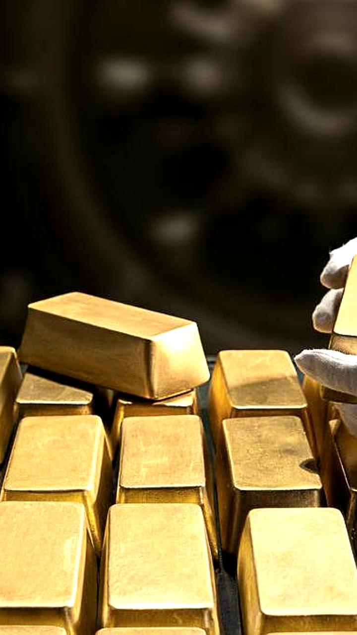 Разнонаправленная динамика на сырьевых рынках: сталь под давлением, золото обновляет рекорды