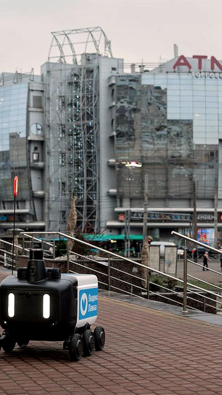 Эксперимент с роботами-курьерами Яндекса в Петербурге: 661 заказ за три недели