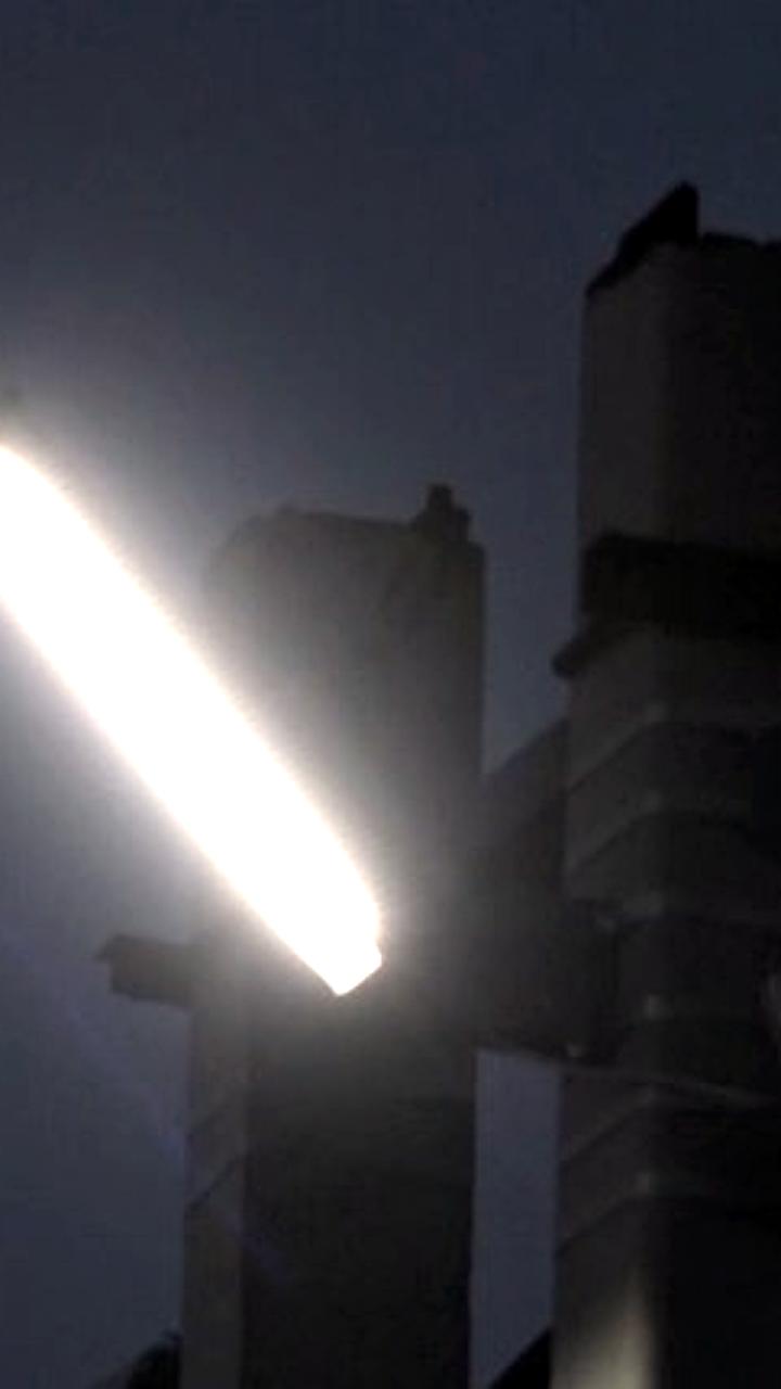 Аварийное отключение электроэнергии в Дзержинском районе Новосибирска затронуло более 600 домов