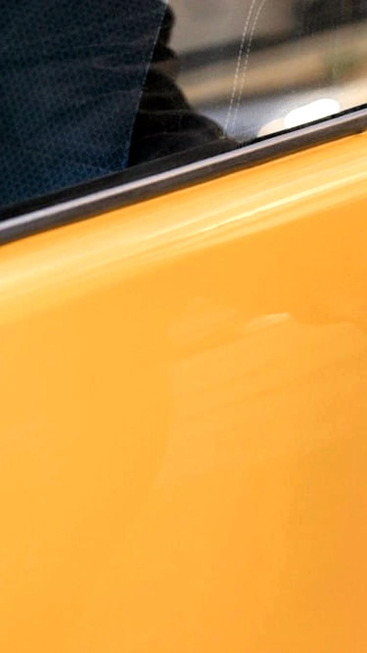 Новые Люди предлагают запретить парковку такси во дворах многоквартирных домов