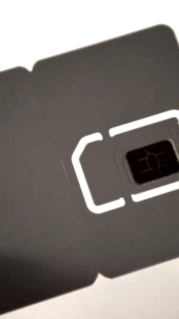 Минцифры упрощает процесс получения сим-карт для иностранцев через Госуслуги