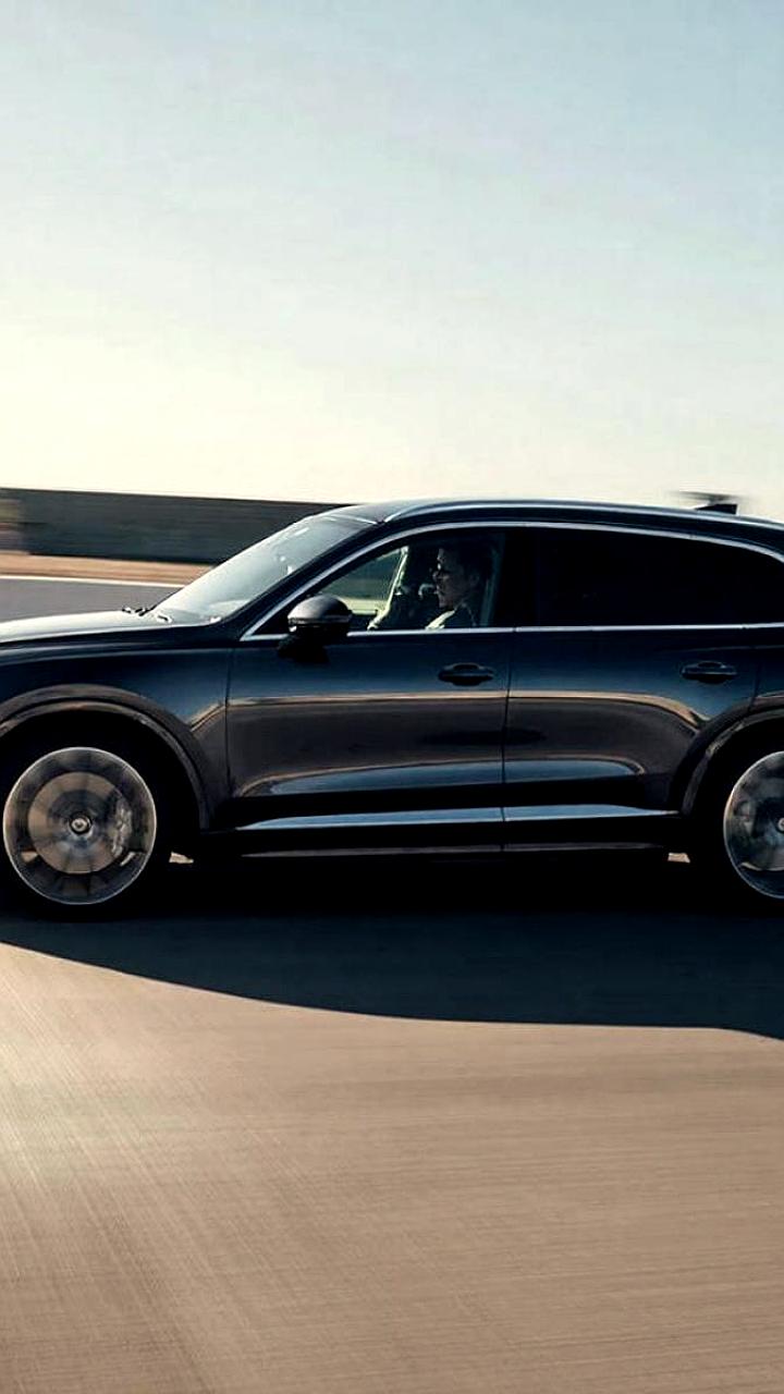 Предложение о повышении лимитов выплат по ОСАГО обсуждается в Совете Федерации