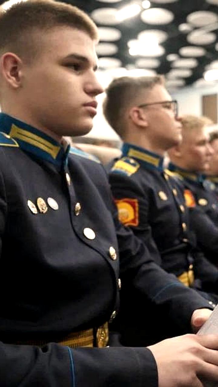 Встречи и инициативы глав регионов России в День Героев Отечества