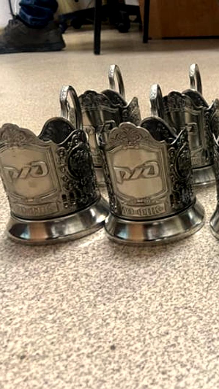 В Челябинске кладовщицу осудят за кражу 206 подстаканников РЖД