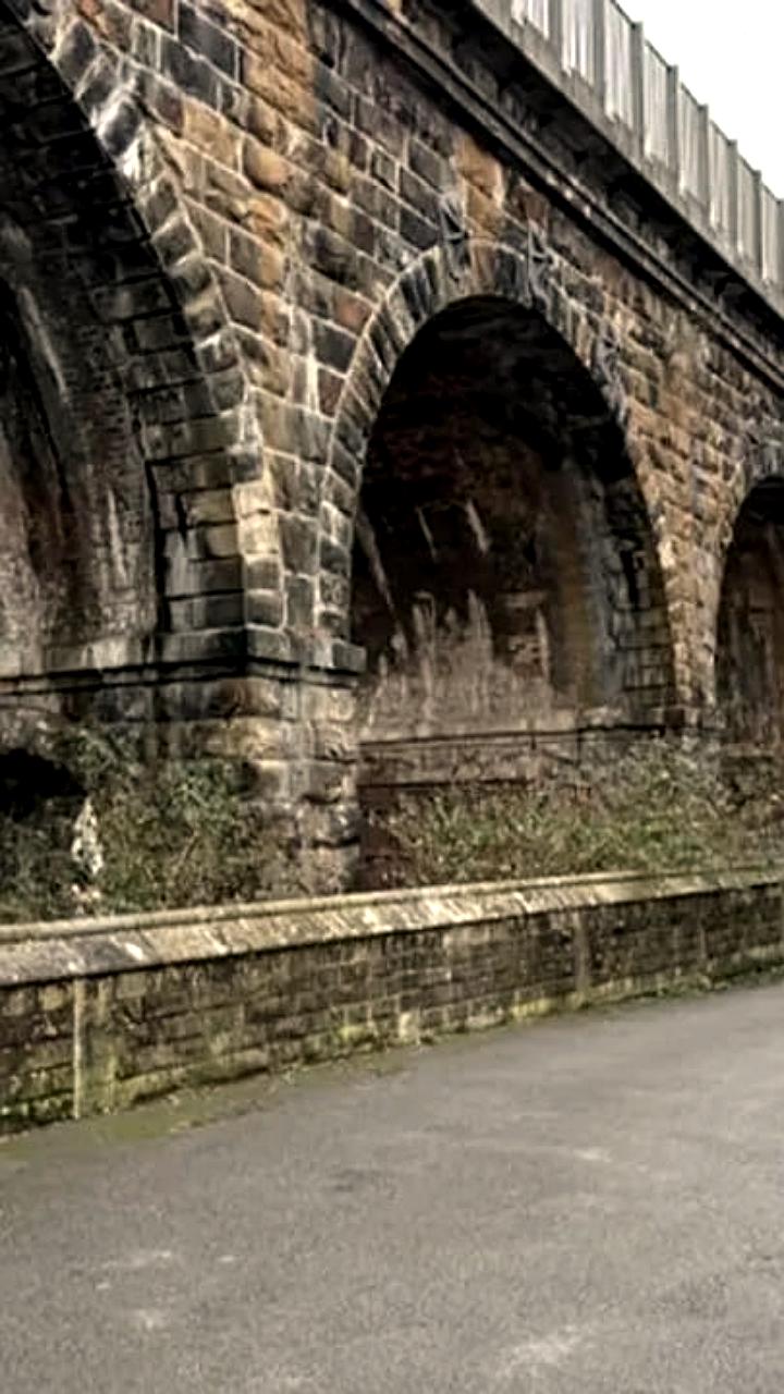 Фейковое фото разрушенного моста парализовало железнодорожное сообщение в Англии