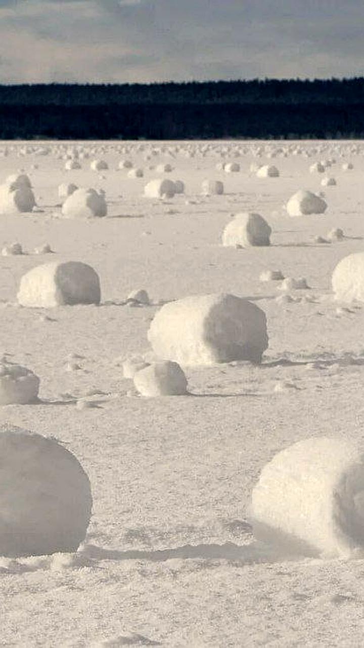 Редкое природное явление: снежные рулоны зафиксированы в Оссоре