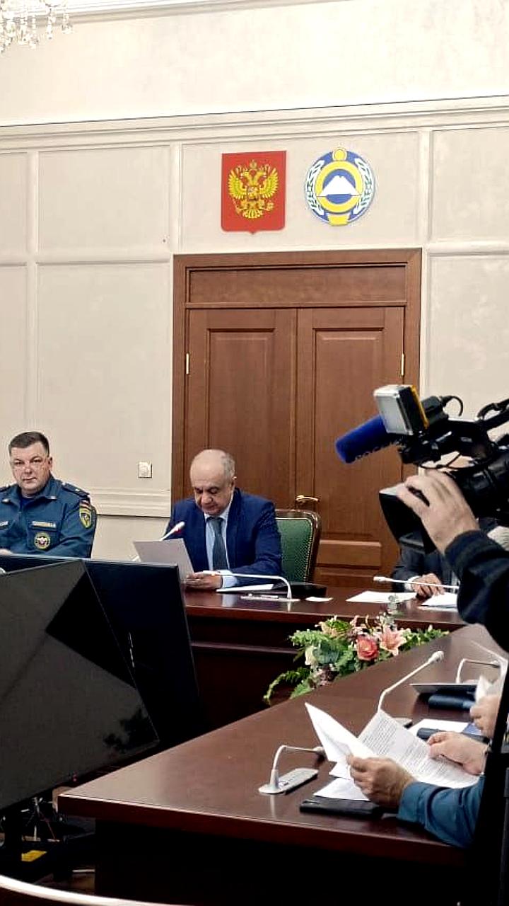 Обсуждены меры безопасности на новогодние праздники в Карачаево-Черкесии
