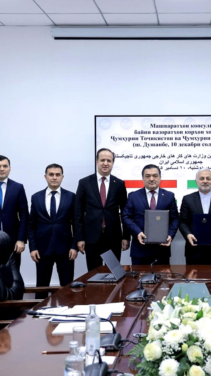 Таджикистан и Иран обсуждают развитие двусторонних отношений