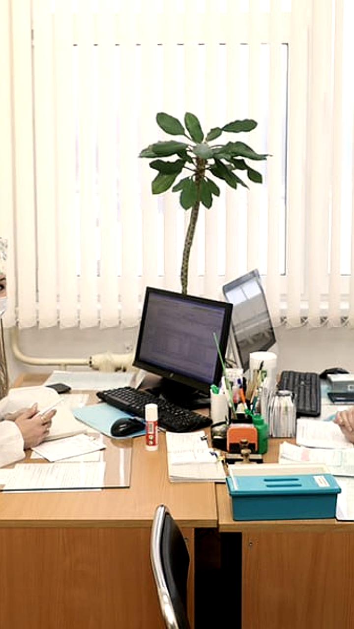 Минздрав утвердил график работы учреждений здравоохранения на праздники в декабре 2025 - январе 2026