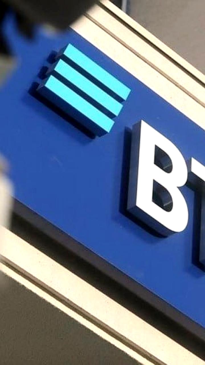 Инвесторы ВТБ столкнутся с налогом на материальную выгоду после покупки акций на SPO