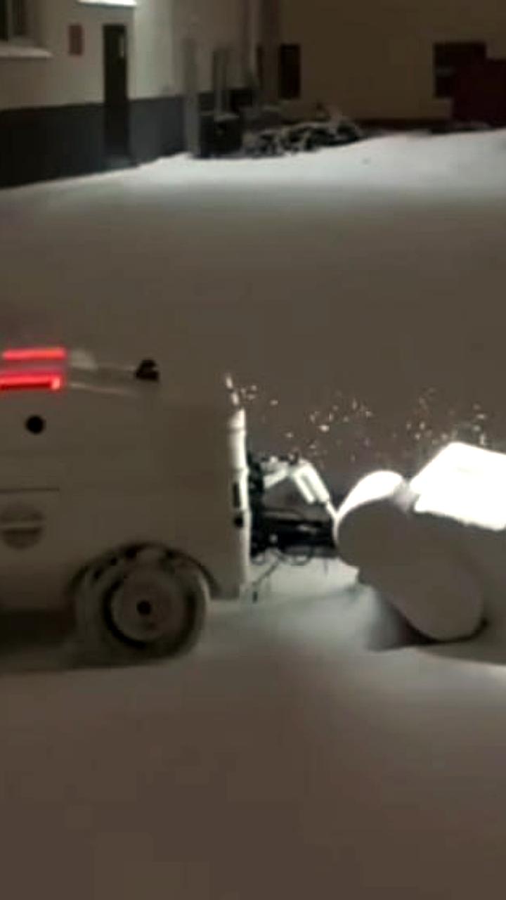 В Омске представлен первый робот-уборщик на Молодежном технологическом форуме