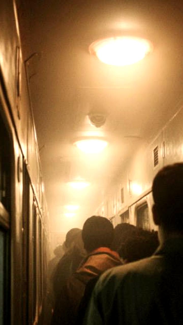 52 человека отравились угарным газом в поезде на вокзале Алматы 2