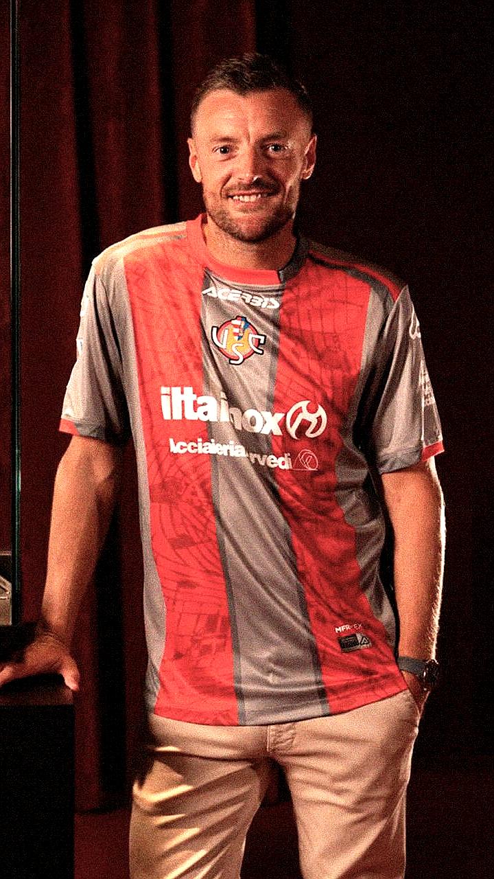 Джейми Варди признан лучшим игроком месяца в Серии А