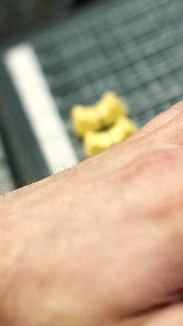 Победитель Евровидения 2024 Немо вернул награду в знак протеста против участия Израиля