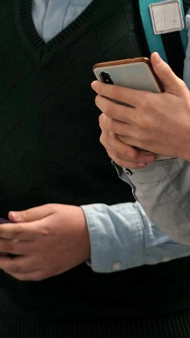 Мошенники обманывают школьников, представляясь учителями и медсестрами