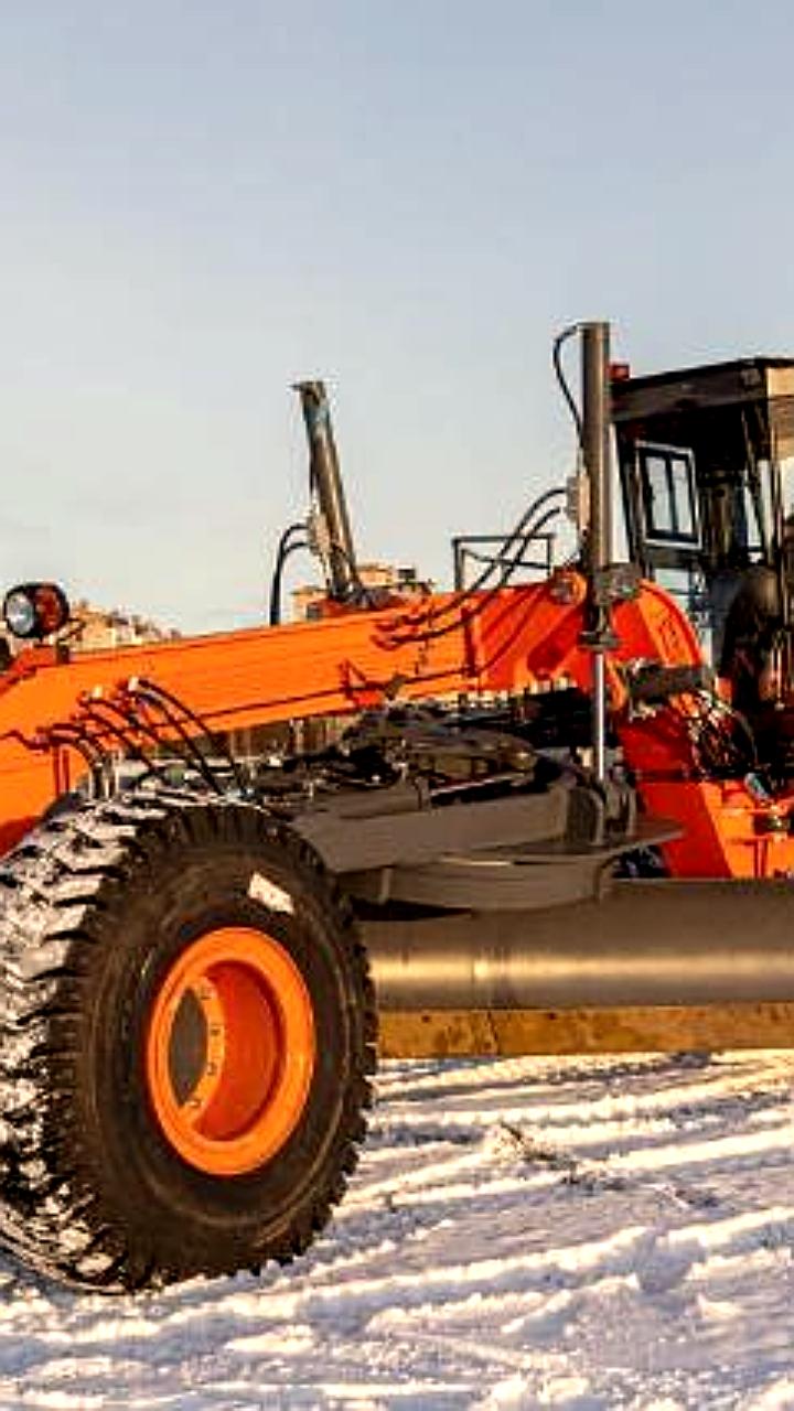 UMG запускает испытания нового автогрейдера ДЗ 350 в горнорудных компаниях