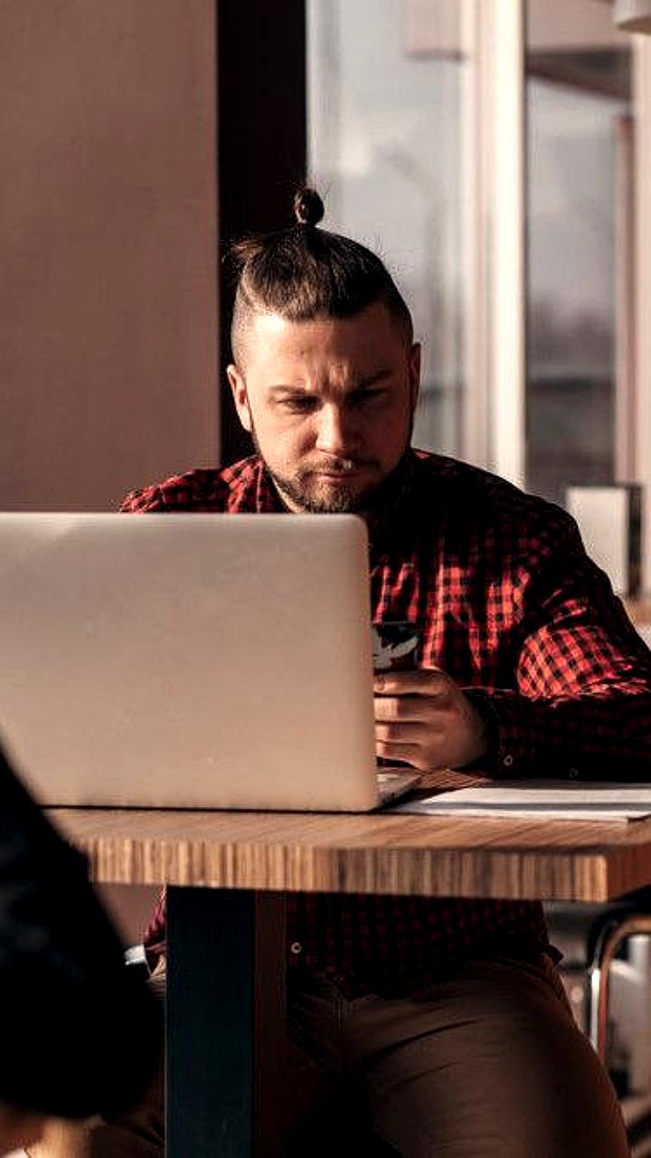 Исследование МТС: Жители Северо-Запада и Приморья недовольны онлайн-коммуникациями на работе