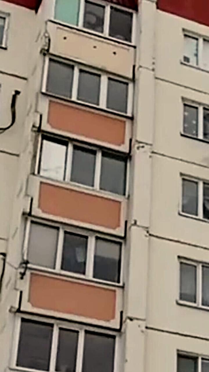 Эвакуация 80 человек в Воронеже после обрушения лестничной клетки