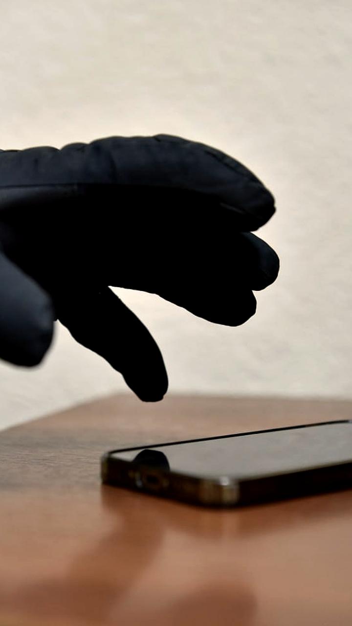 В Благовещенске задержан мужчина за кражу телефона из незапертой квартиры