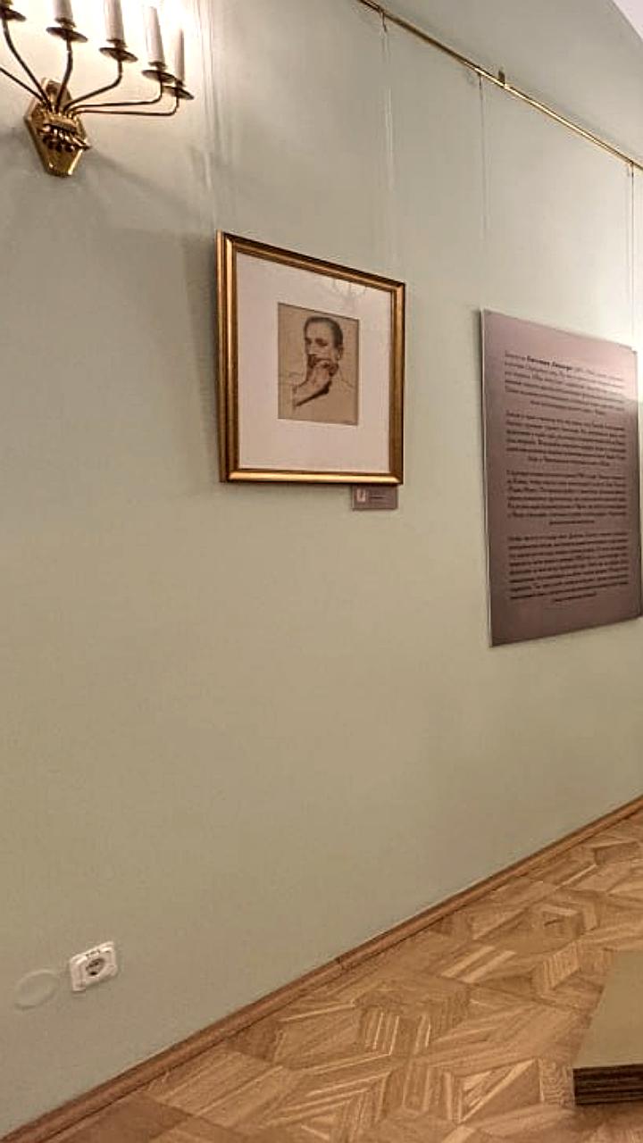 Новые выставки в Петербурге: от династии Бенуа до уличного искусства