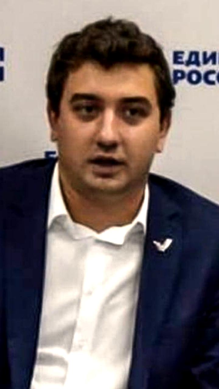 Генсовет Единой России передал мандат Валерию Горюханову после лишения полномочий Вороновского