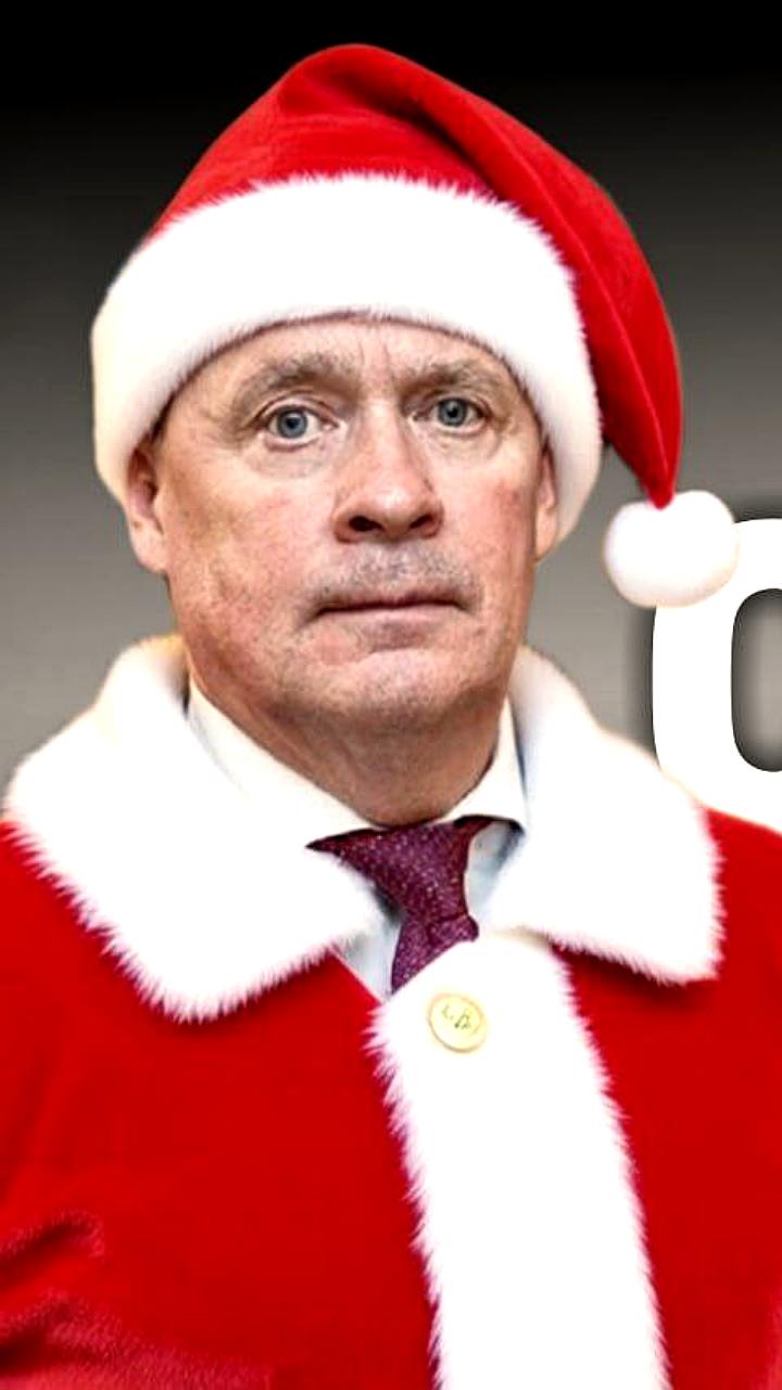 Мэрия Екатеринбурга увеличивает бюджетные расходы на подарки и услуги