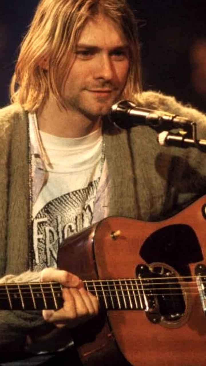 Гитара Курта Кобейна за 6 млн долларов передана Королевскому колледжу музыки