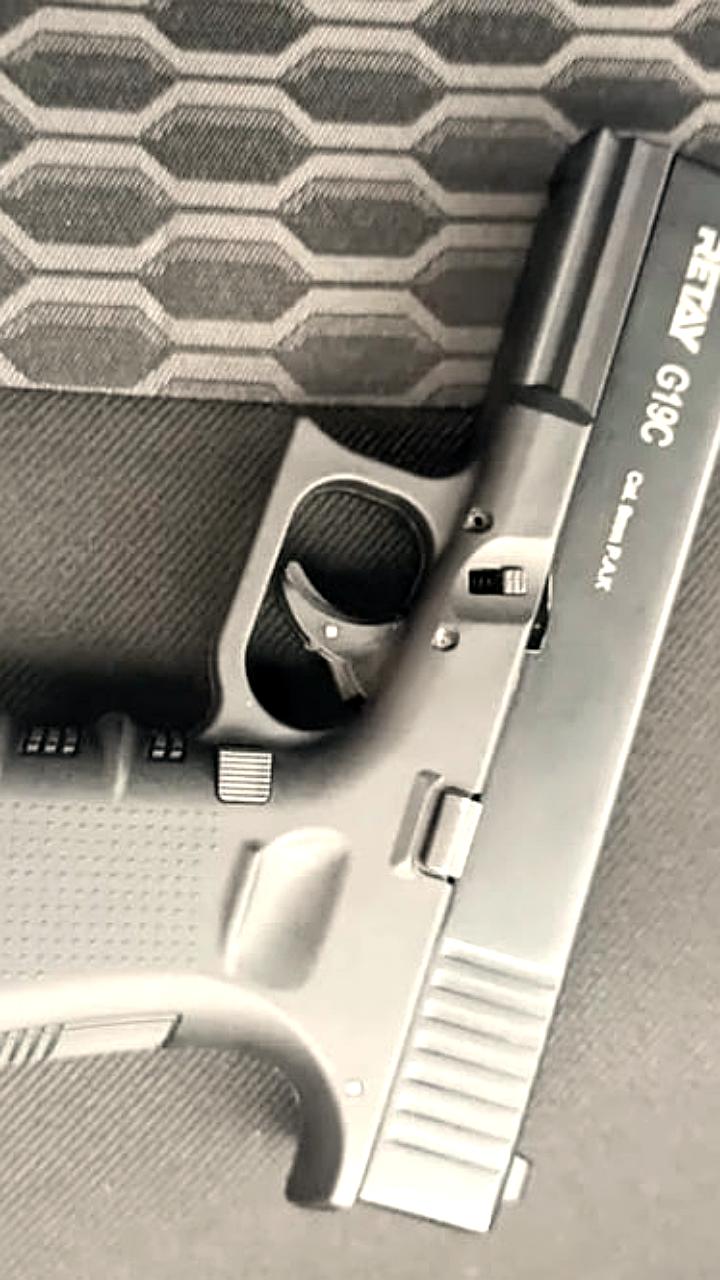 В Белореченске задержаны молодые люди после выстрела из светошумового пистолета